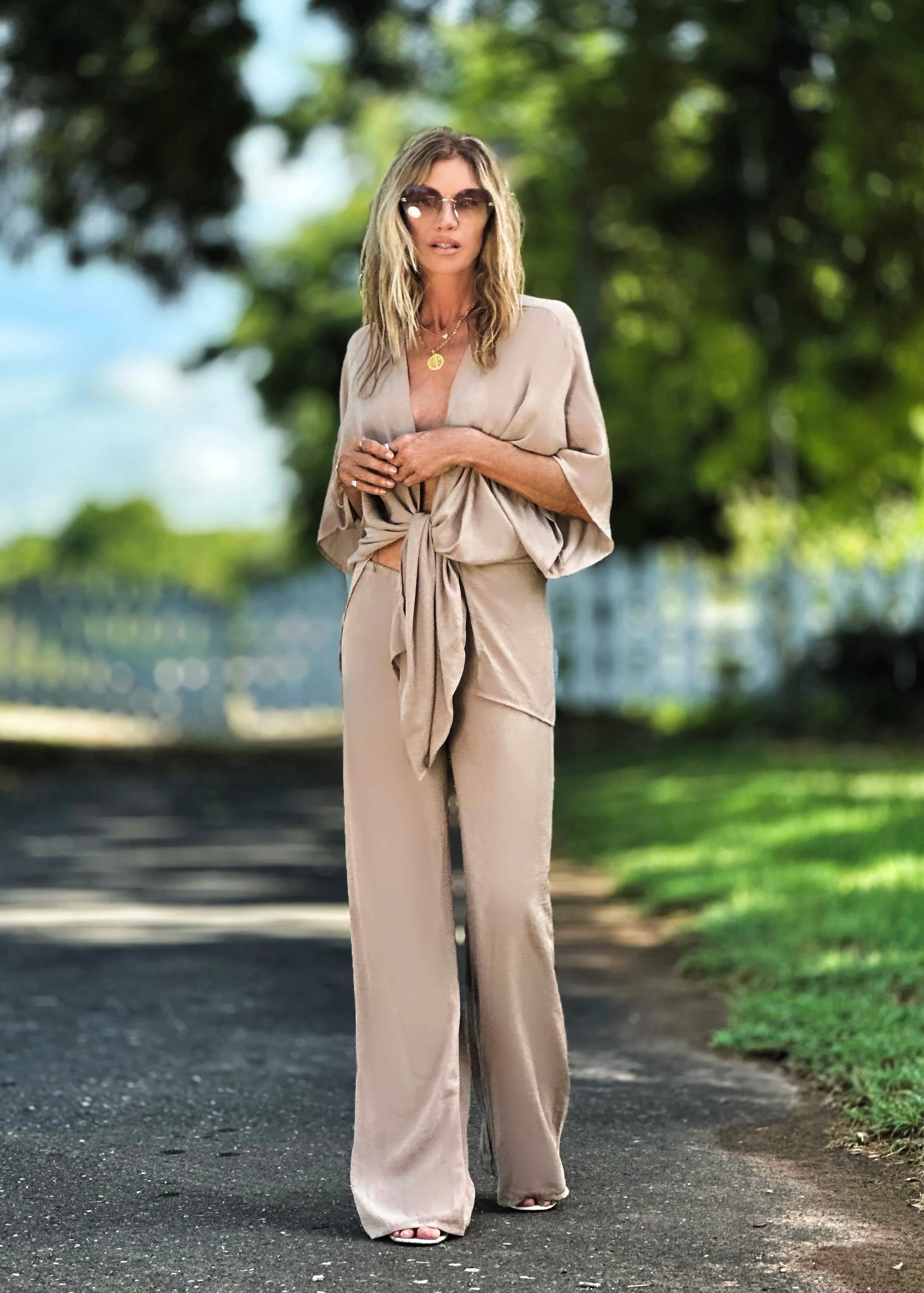 Kate Throw Taupe (Chiffon)