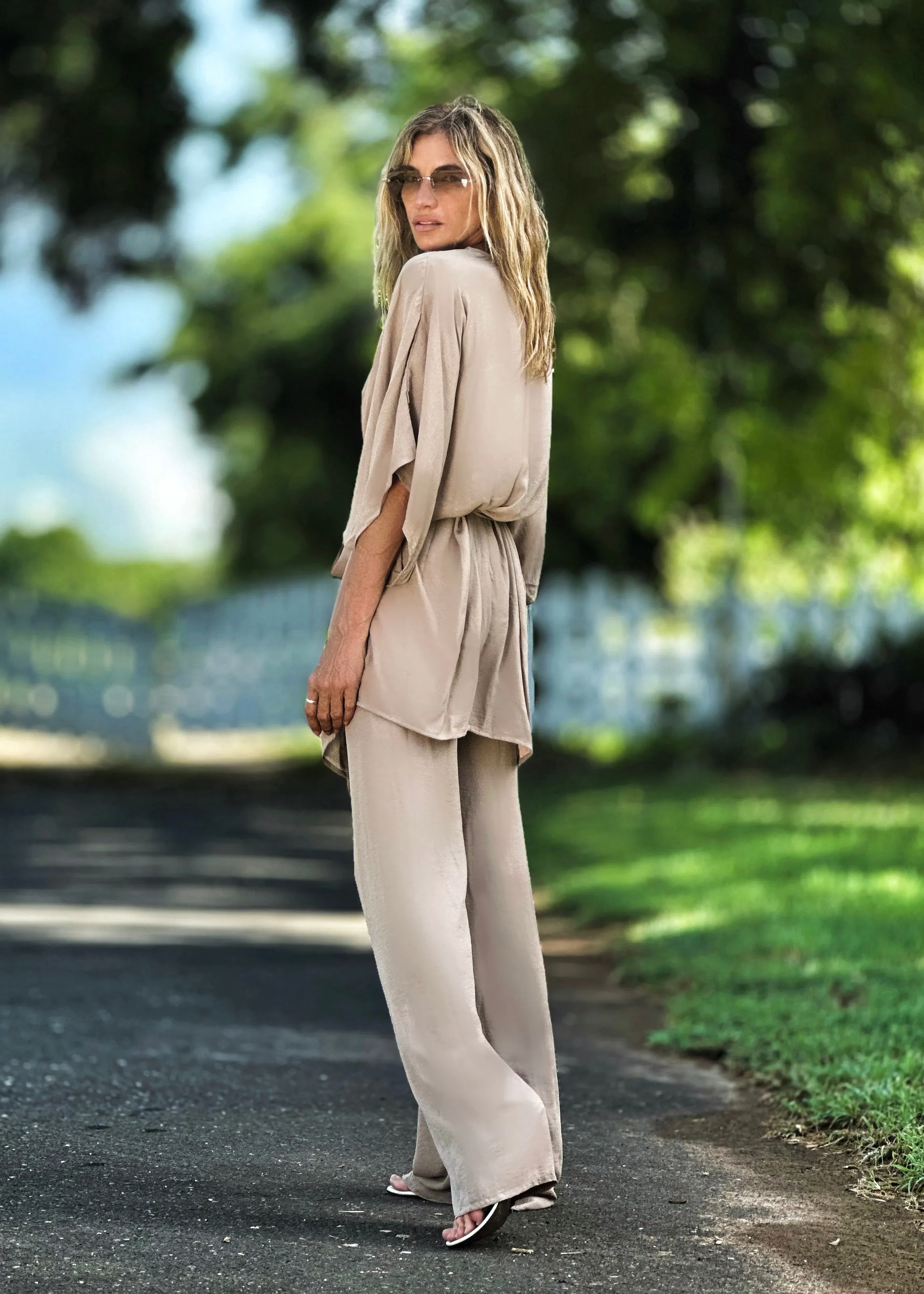 Kate Throw Taupe (Chiffon)