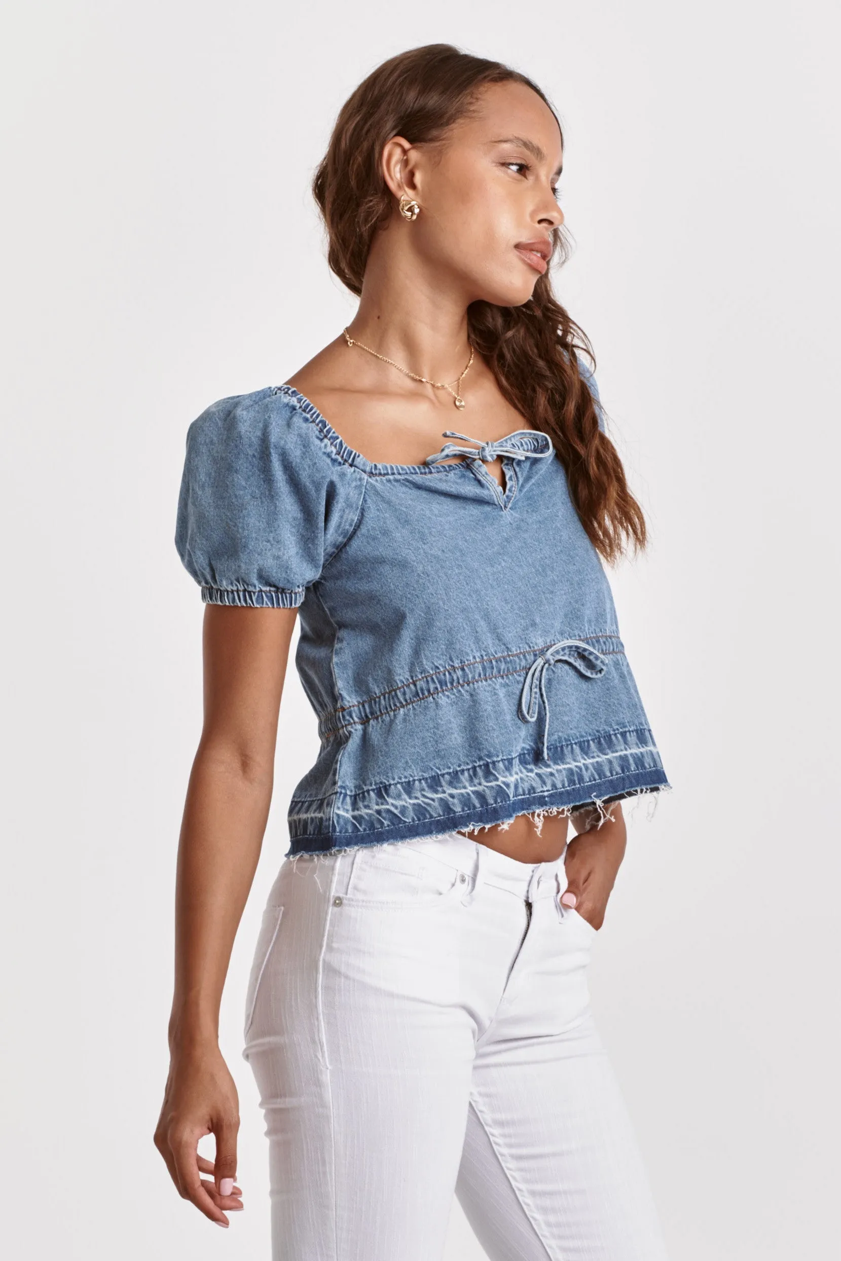 MIA CINCHED CHAMBRAY TOP SHIERRO