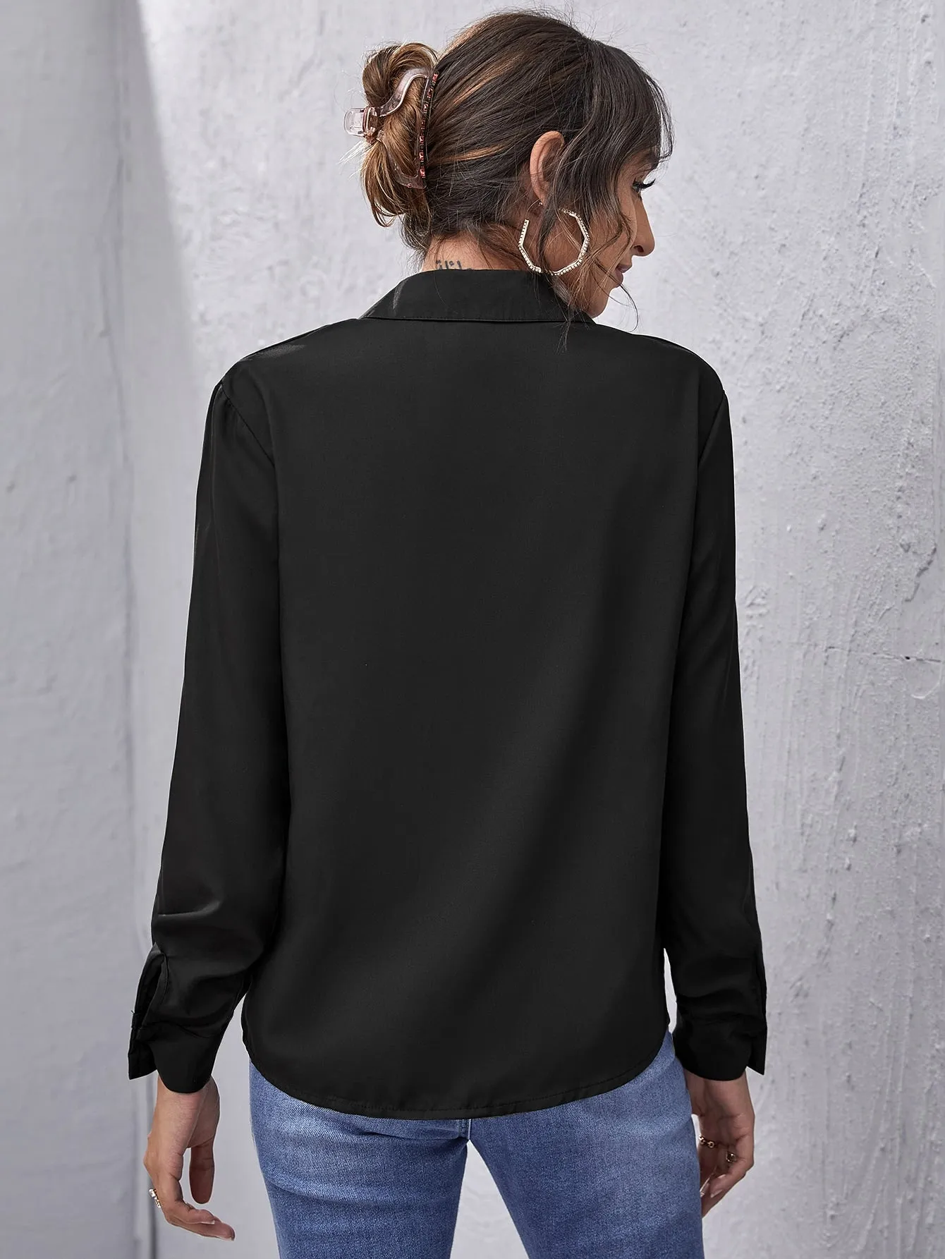 Nailea x SHEINsquad Patch Pocket Button Front Solid Blouse