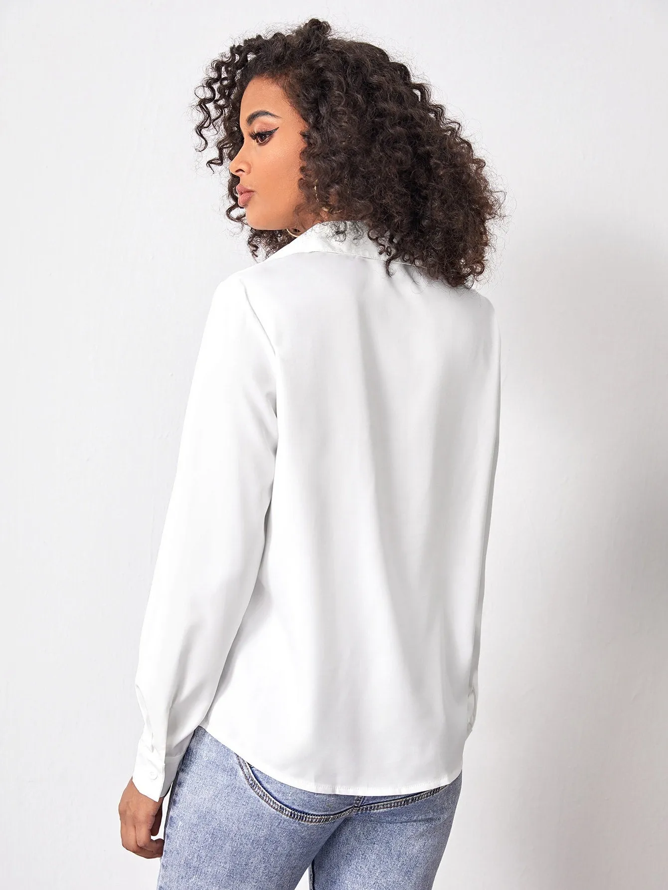 Nailea x SHEINsquad Patch Pocket Button Front Solid Blouse