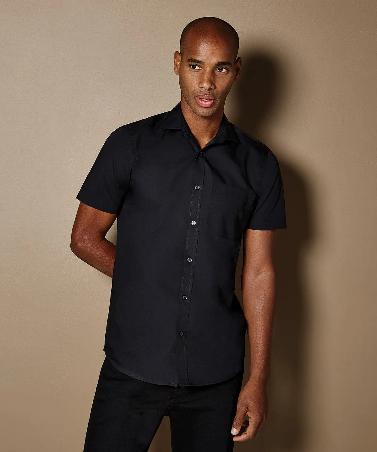 Poplin shirt short-sleeved (tailored fit) | Black*