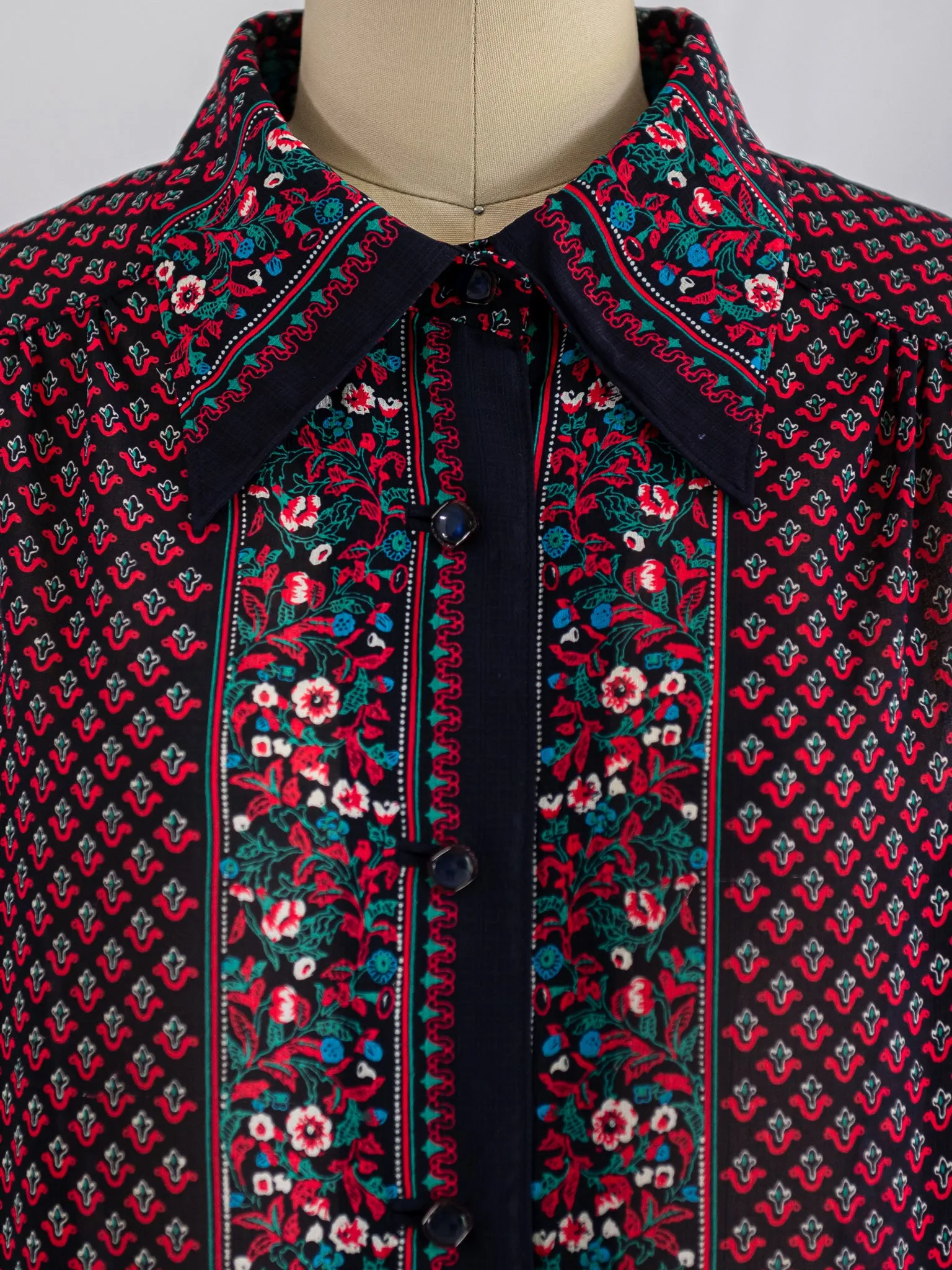 Vintage Chiffon Black Floral Print Full Sleeved Blouse