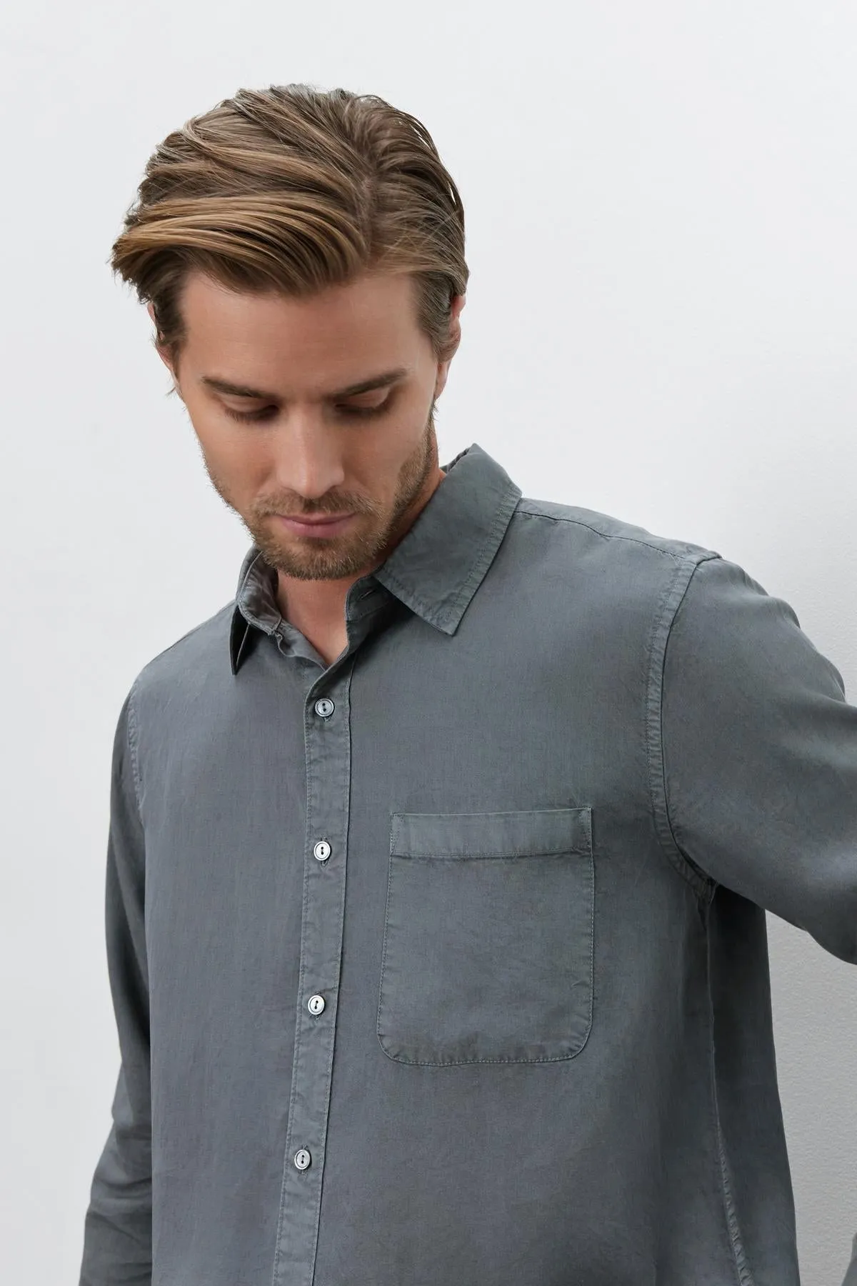 WOLF BUTTON-UP SHIRT