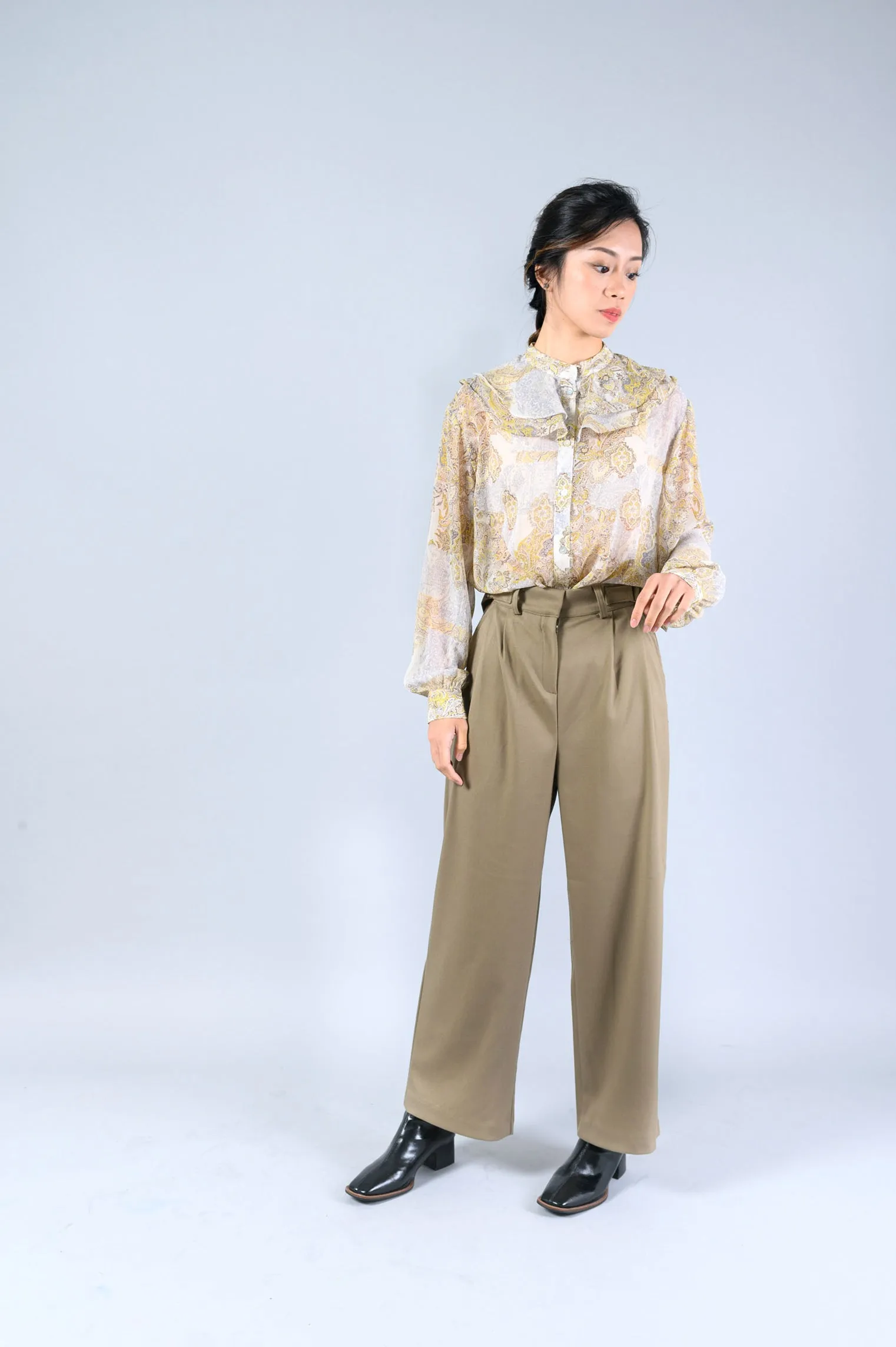 Yellow pattern blouse w/ peplum collars