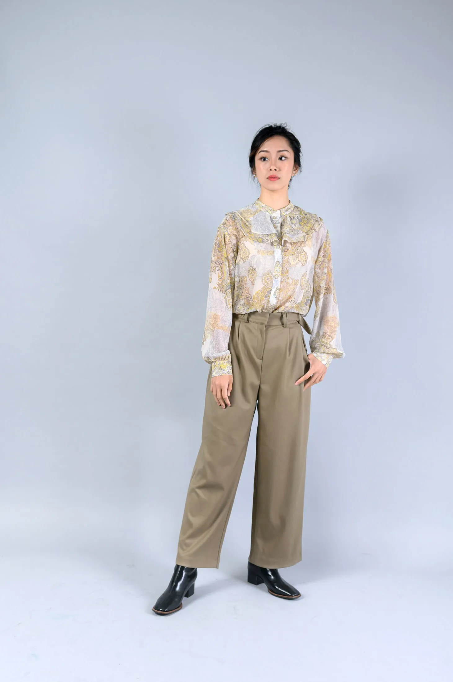 Yellow pattern blouse w/ peplum collars